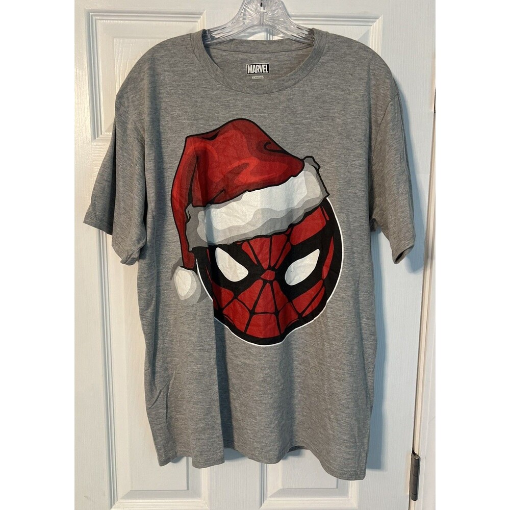 Marvel Spider-Man Christmas Tee Santa Hat Gray Graphic Shirt Men’s Large